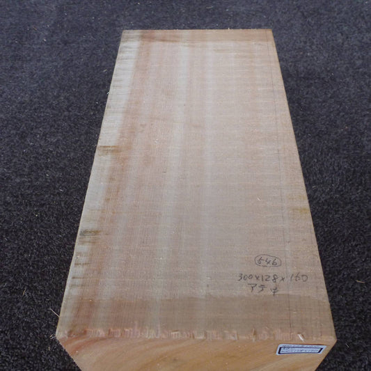 天然木曽檜 柾目盤 Cグレード 300×128×160mm(品番4C128160)|長手面の木目(1面目)