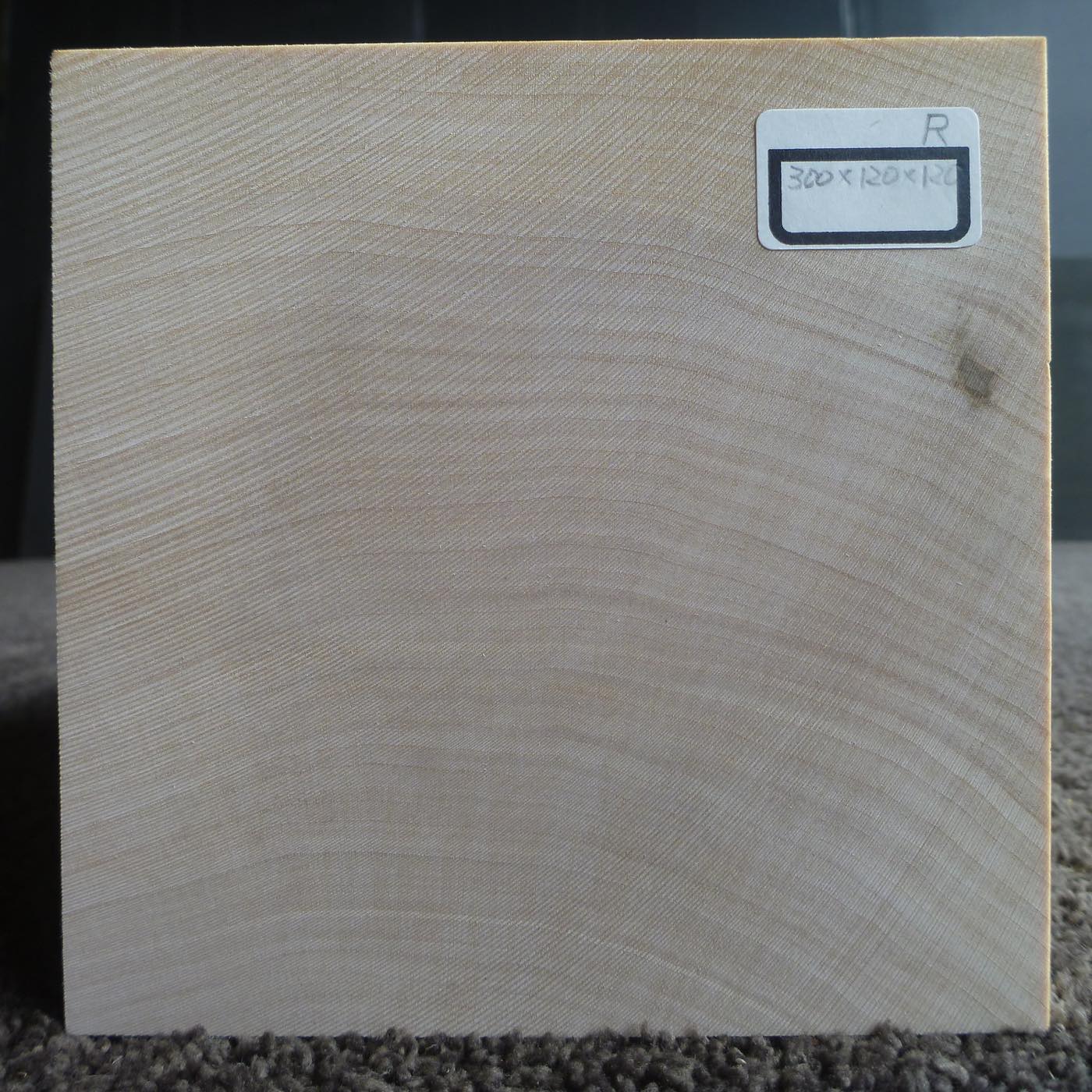 立体彫刻用材 シナ 300×120×120mm 143600120R 【この商品は送料無料です】