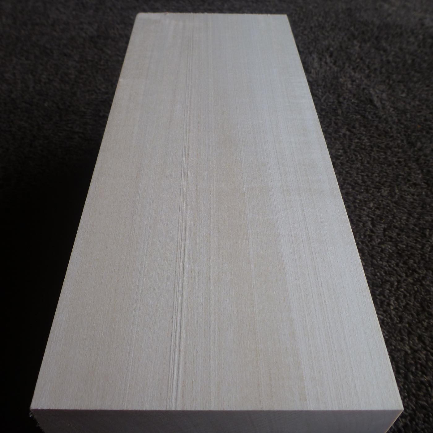 立体彫刻用材 シナ 300×115×115mm 143600115T 【この商品は送料無料です】