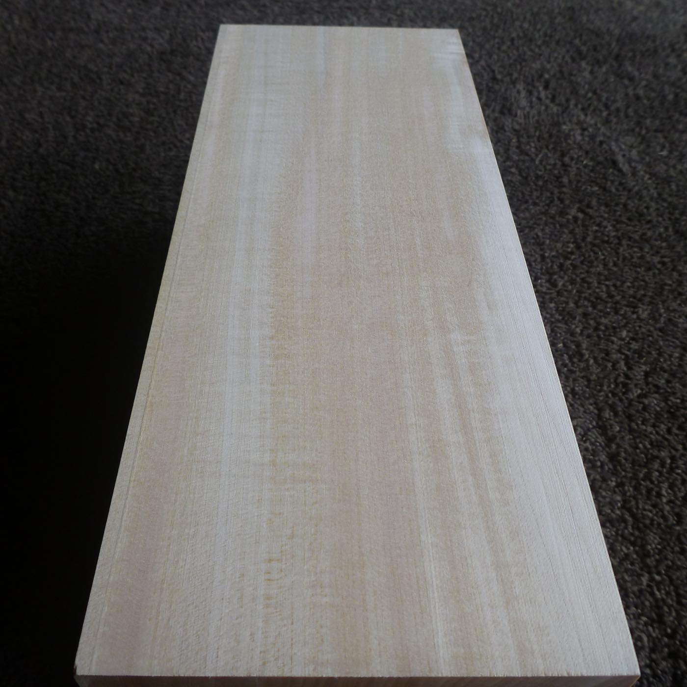 立体彫刻用材 シナ 300×115×115mm 143600115A 【この商品は送料無料です】