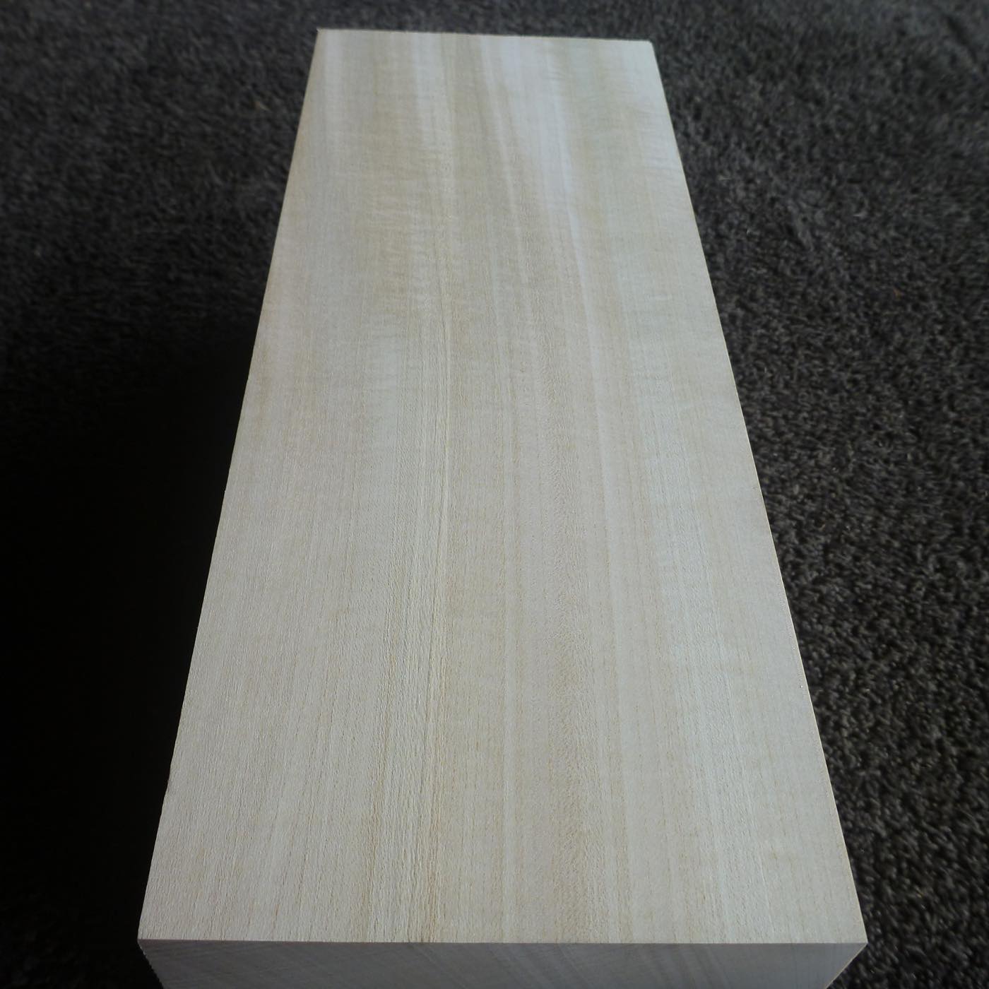 立体彫刻用材 シナ 300×115×115mm 143600115A 【この商品は送料無料です】