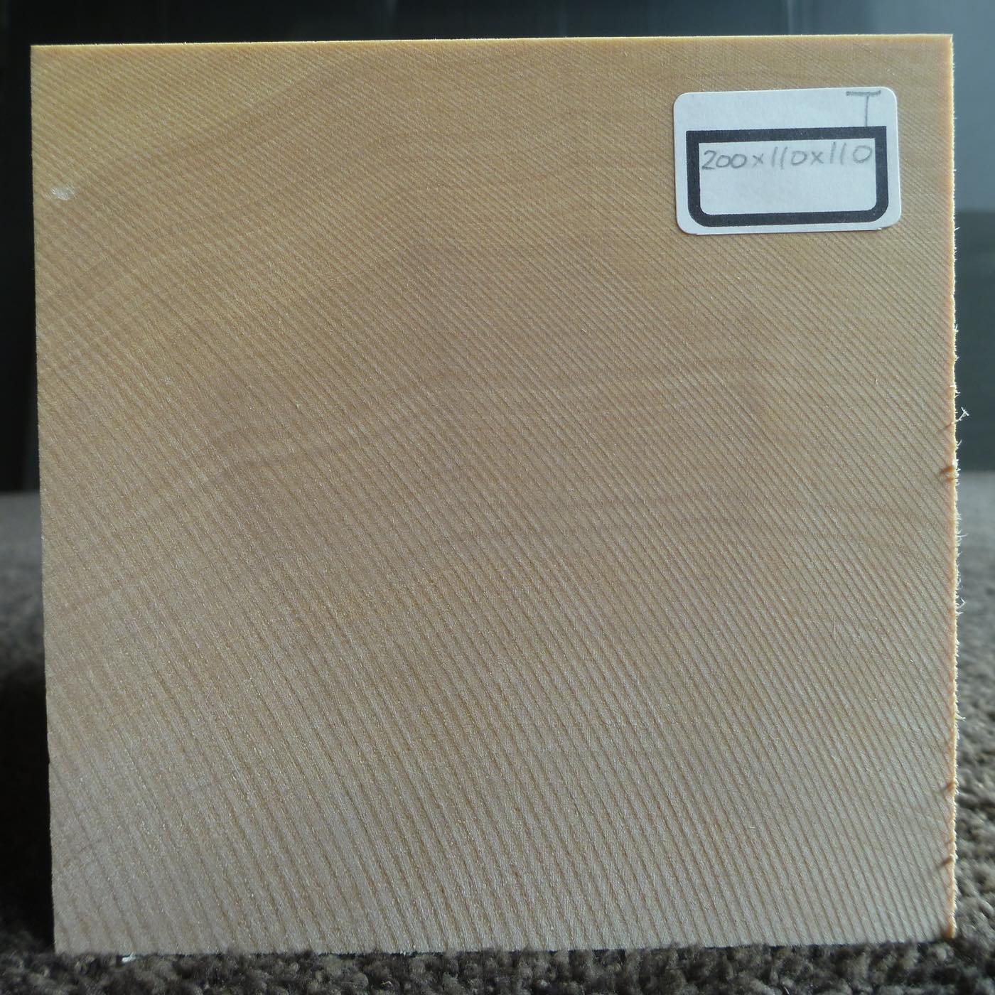 立体彫刻用材 シナ 200×110×110mm 143800110T 【この商品は送料無料です】