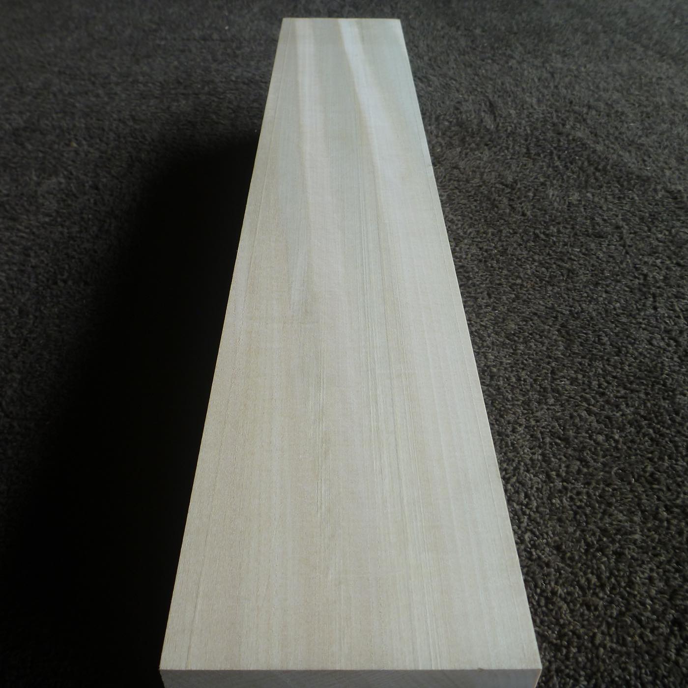 立体彫刻用材 シナ 600×105×105mm 143350105A 【この商品は送料無料です】