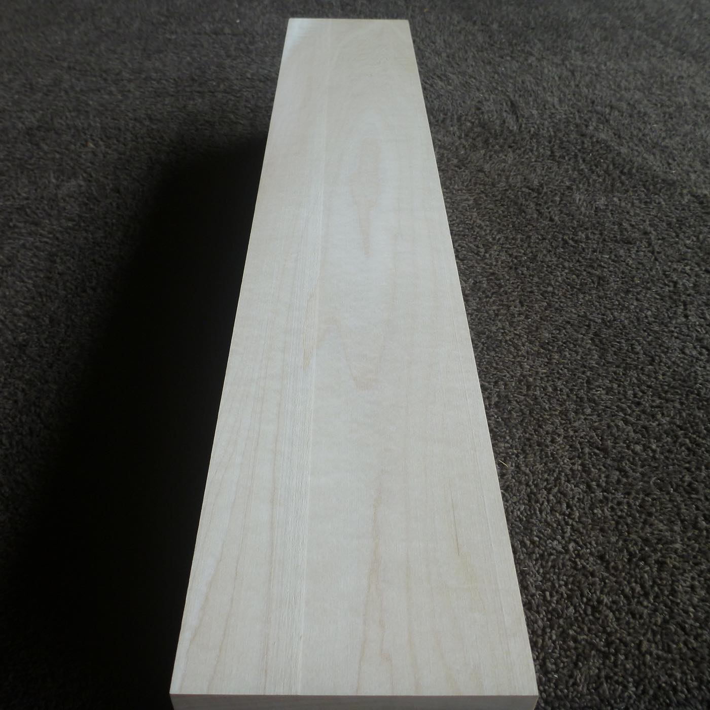 立体彫刻用材 シナ 600×105×105mm 143350105A 【この商品は送料無料です】