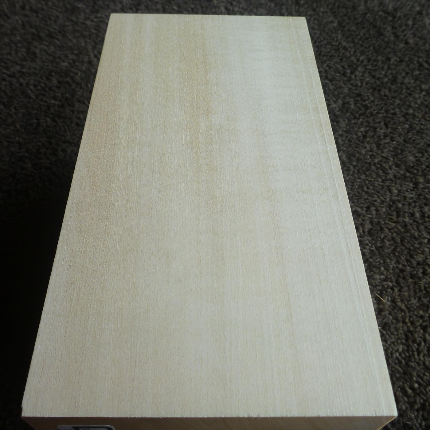 立体彫刻用材 シナ 200×105×105mm 143800105R 【この商品は送料無料です】