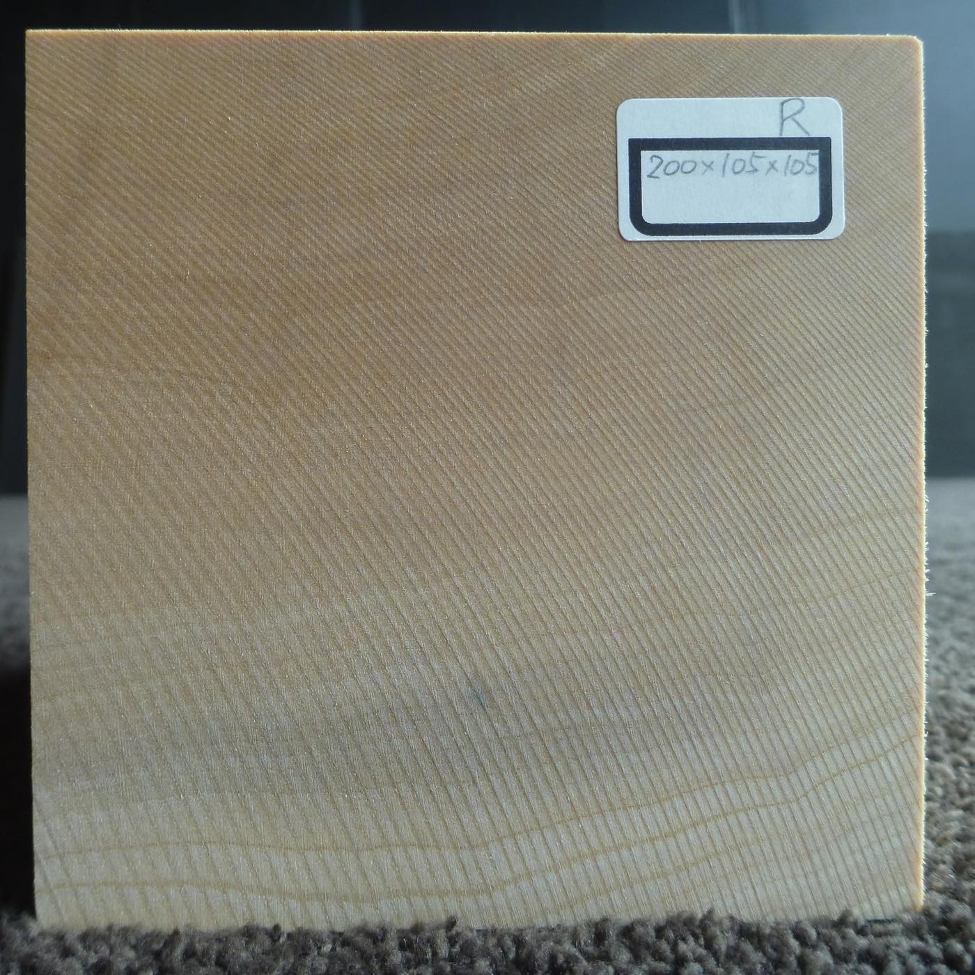 立体彫刻用材 シナ 200×105×105mm 143800105R 【この商品は送料無料です】
