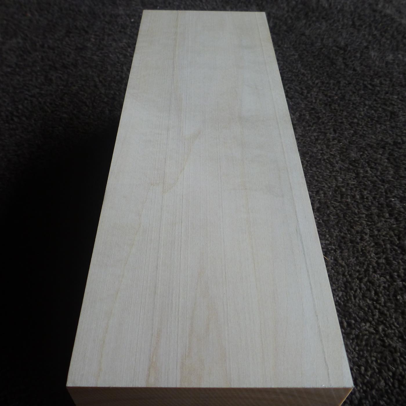 立体彫刻用材 シナ 300×100×100mm 143600100R【この商品は送料無料です】