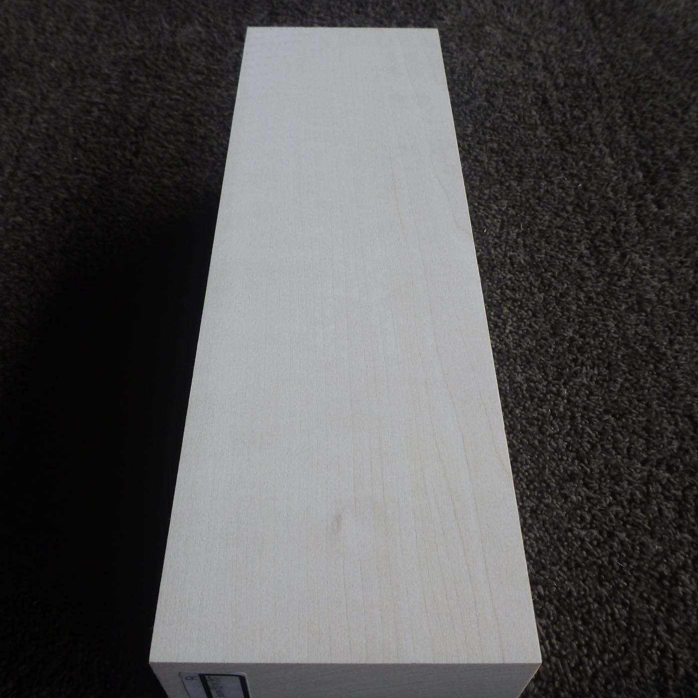 立体彫刻用材 シナ 300×95×95mm 143600095R【この商品は送料無料です】