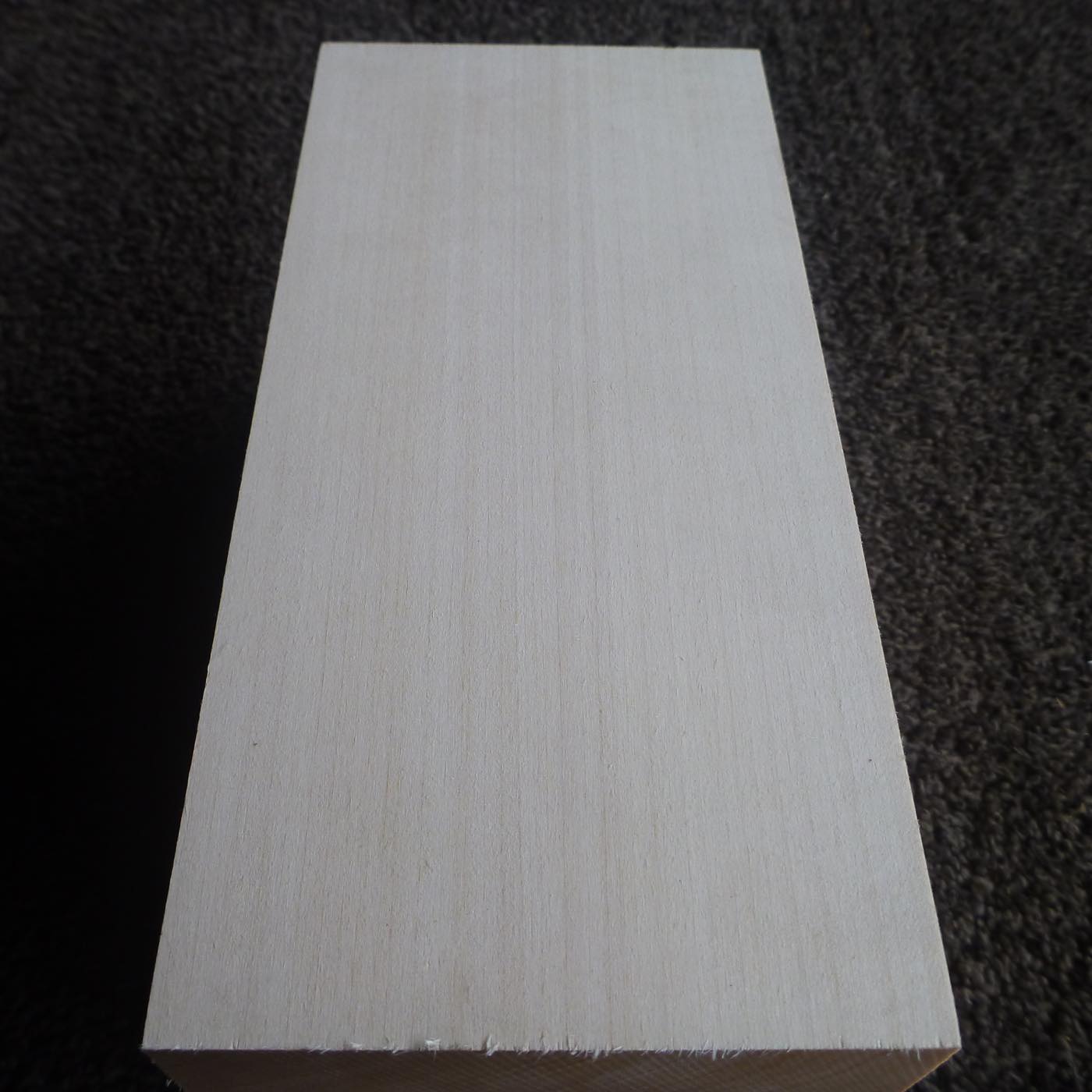 立体彫刻用材 シナ 200×95×95mm 143800095A【この商品は送料無料です】
