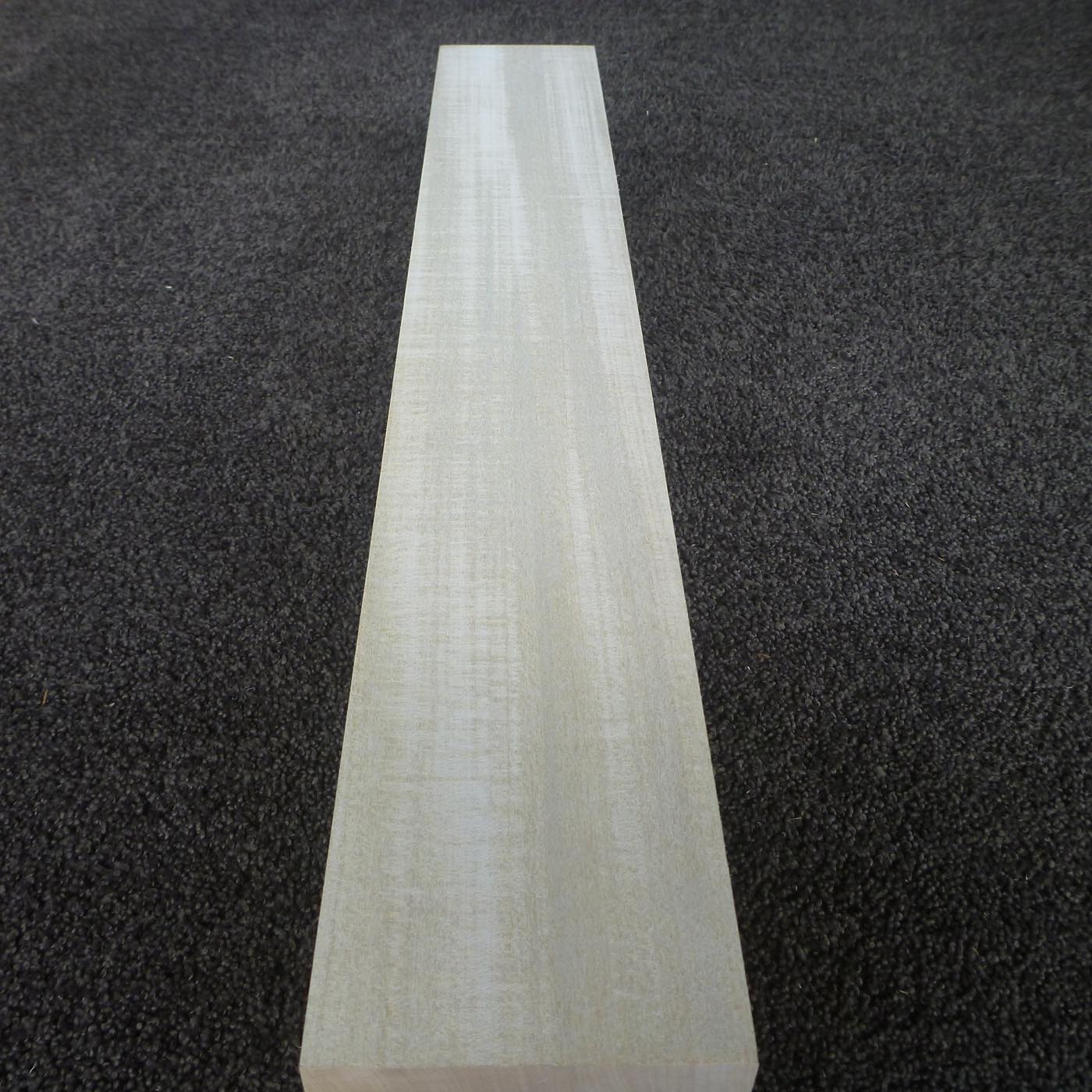 立体彫刻用材 シナ 600×90×90mm 143350090T【この商品は送料無料です】