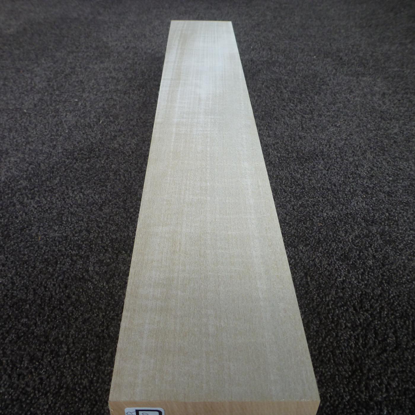 立体彫刻用材 シナ 600×90×90mm 143350090R【この商品は送料無料です】