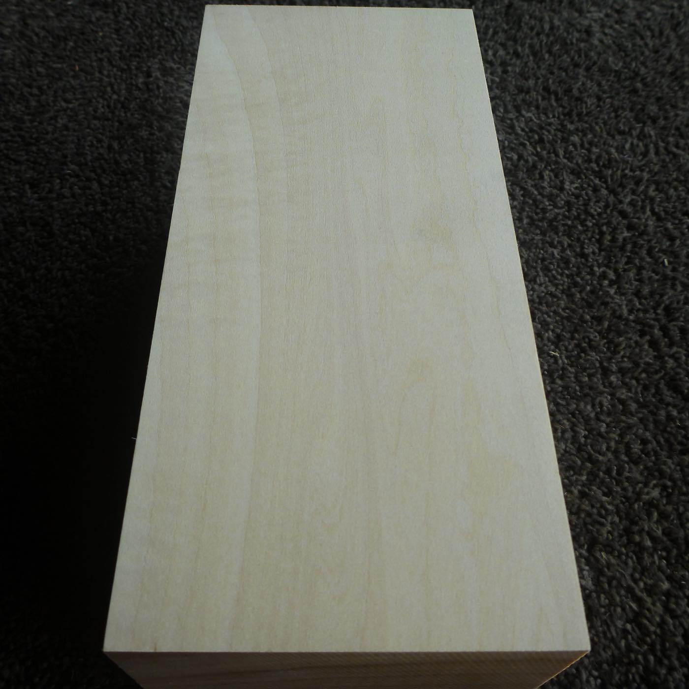 立体彫刻用材 シナ 200×90×90mm 143800090R【この商品は送料無料です】