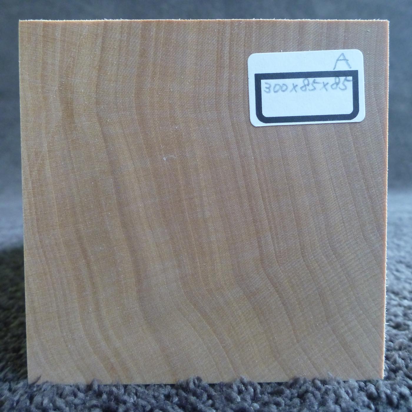 立体彫刻用材 シナ 300×85×85mm 143600085A【この商品は送料無料です】