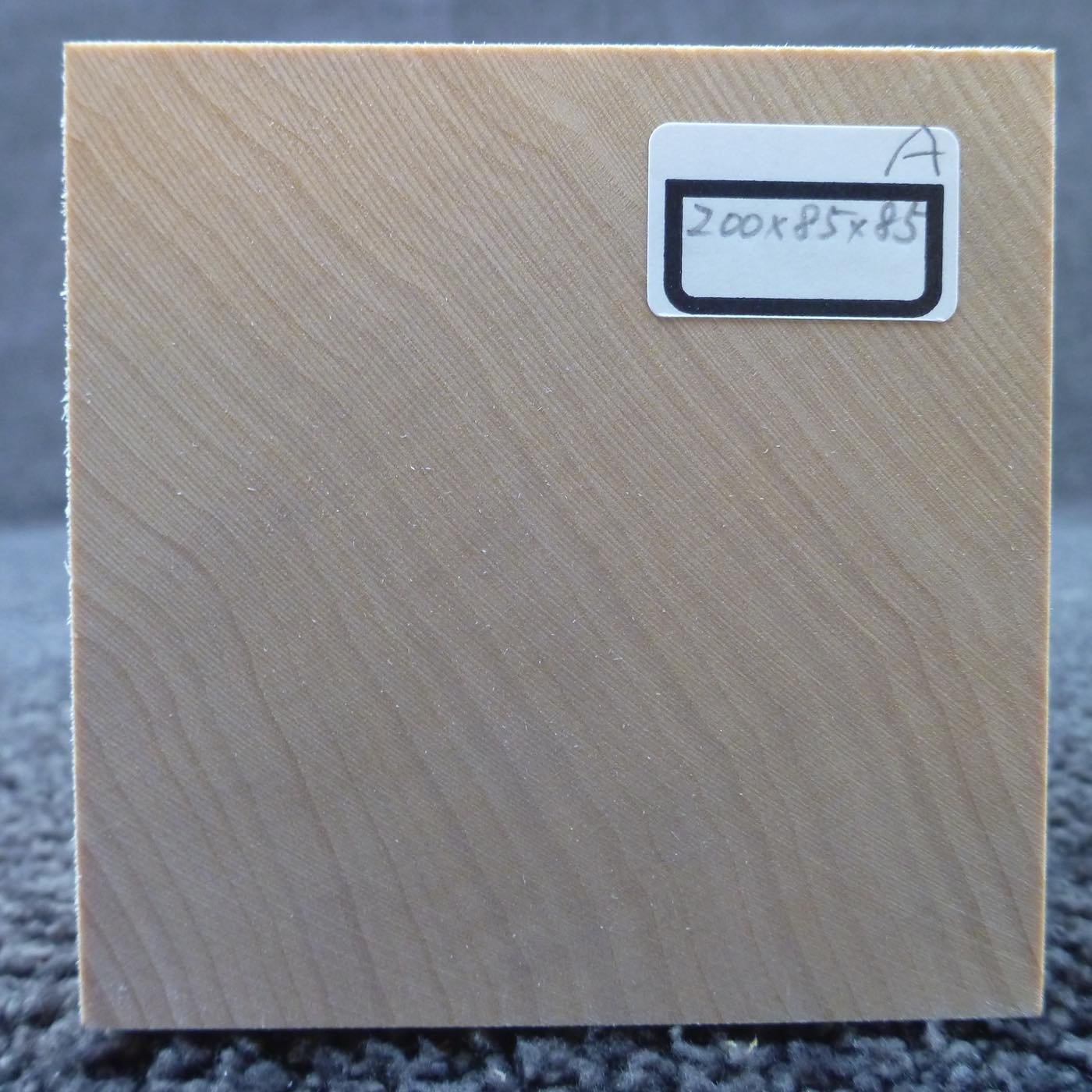 立体彫刻用材 シナ 200×85×85mm 143800085A【この商品は送料無料です】