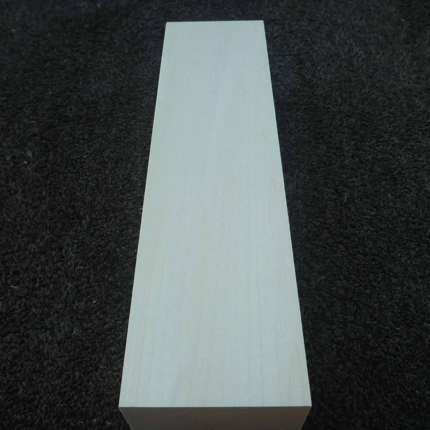 立体彫刻用材 シナ 300×80×80mm 143600080T【この商品は送料無料です】