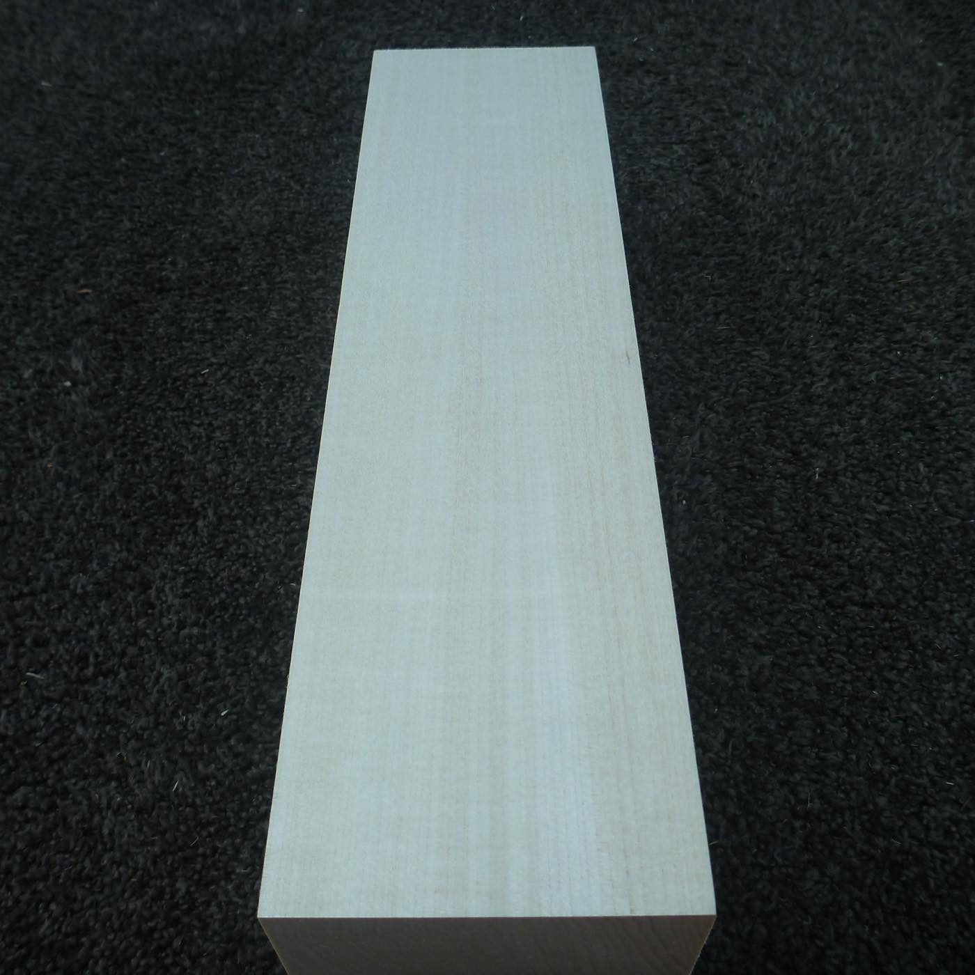 立体彫刻用材 シナ 300×80×80mm 143600080T【この商品は送料無料です】