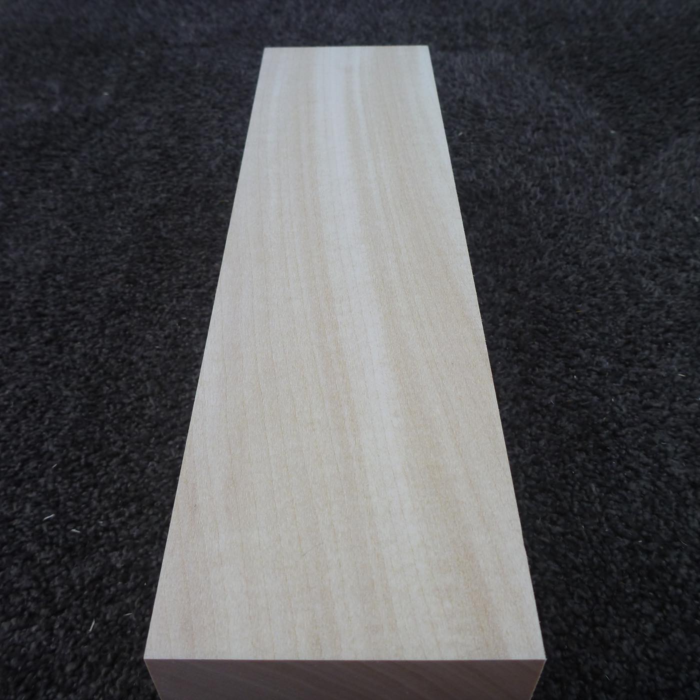 立体彫刻用材 シナ 300×80×80mm 143600080A【この商品は送料無料です】
