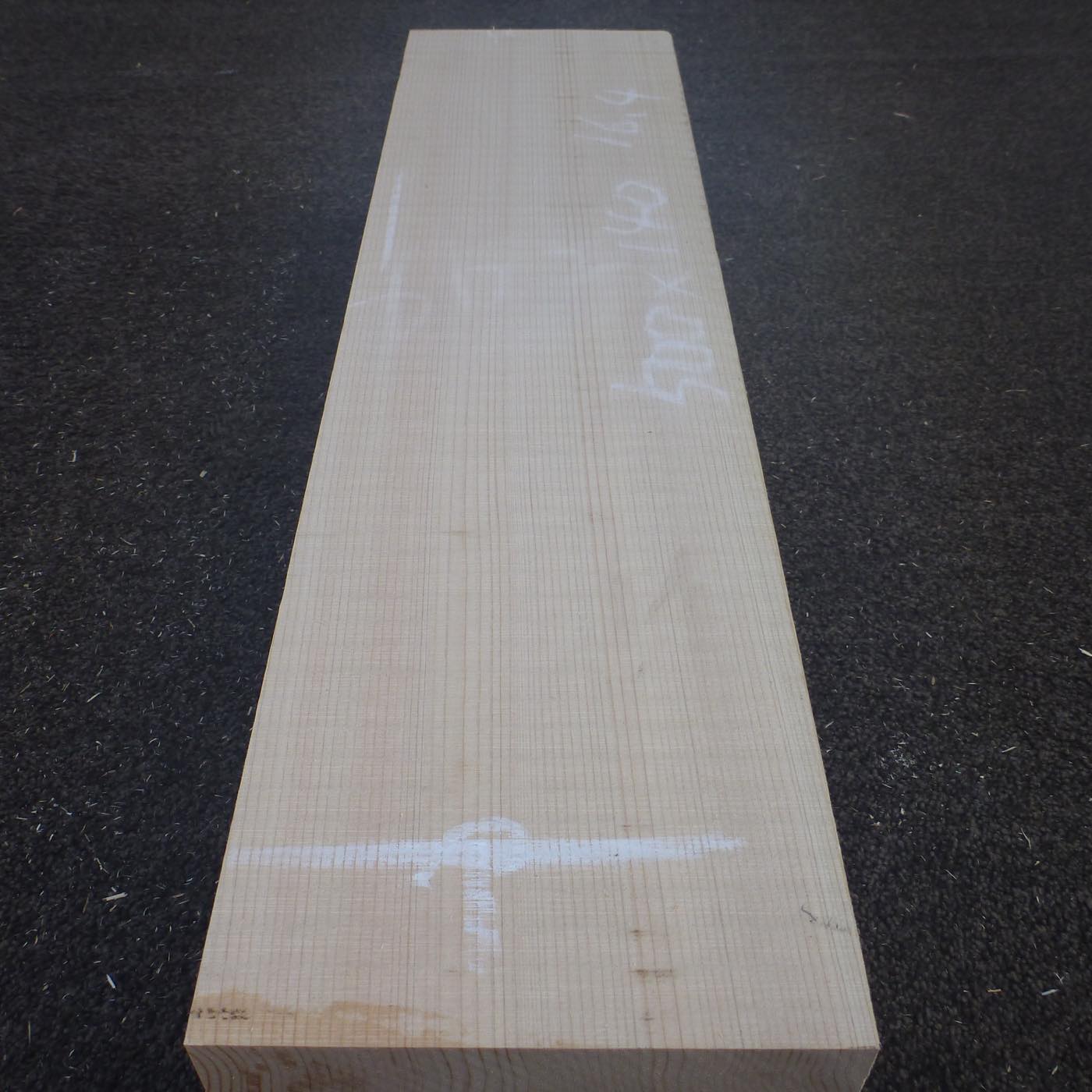 彫刻材 天然桧 柾目盤 ラフ材 L570×T128×W150mm TH570128150 Bグレード