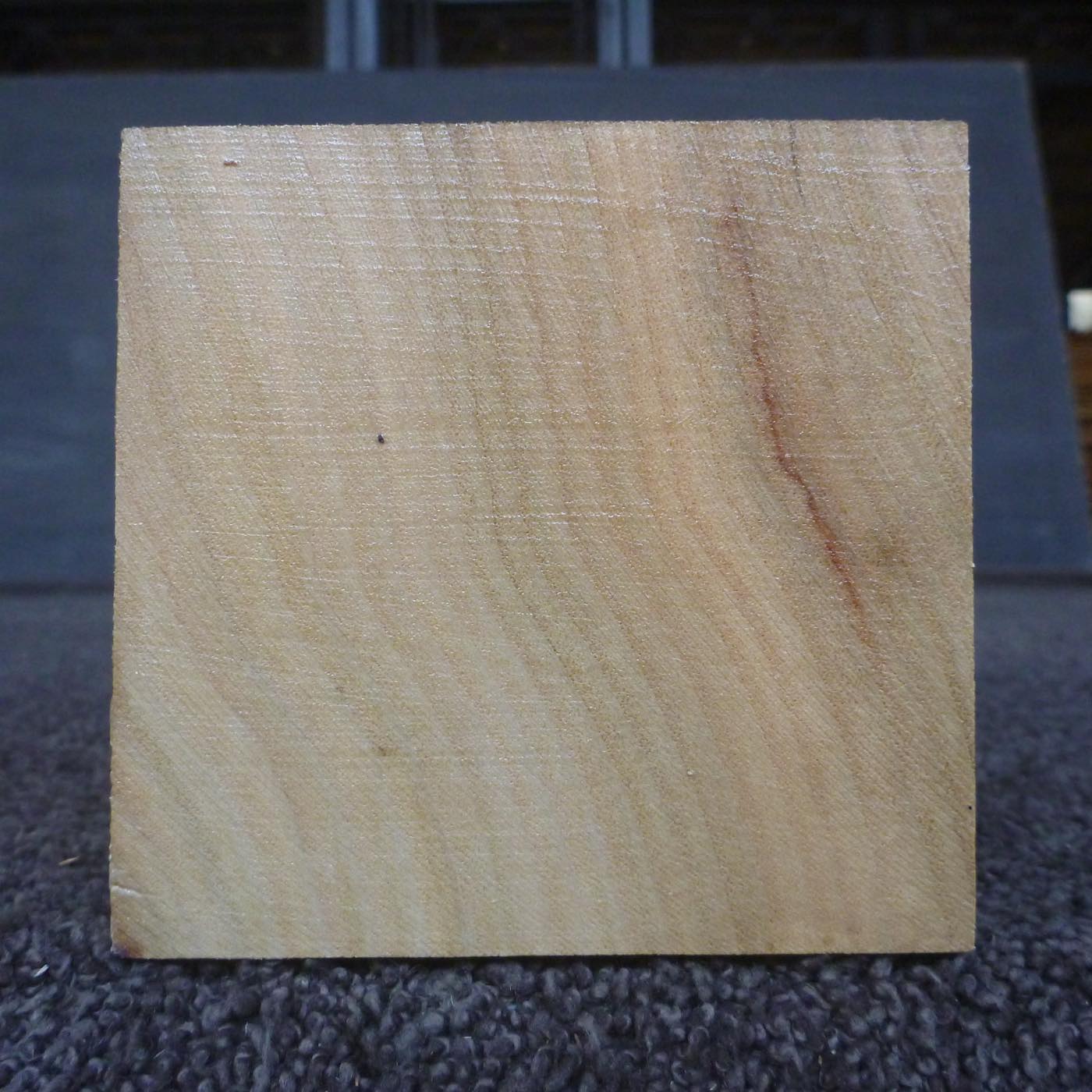 彫刻材 楠 柾目 ラフ材 L250×T90×W90mm KUTQ250-1 -1 定番商品