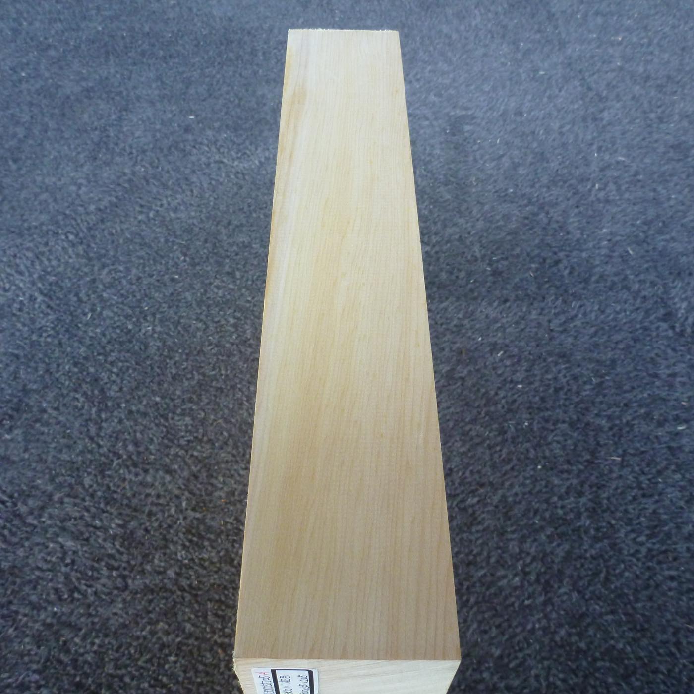 彫刻材 米ヒバ 柾目 ラフ材 B300055205A 300×55×205mm Aグレード 定番商品