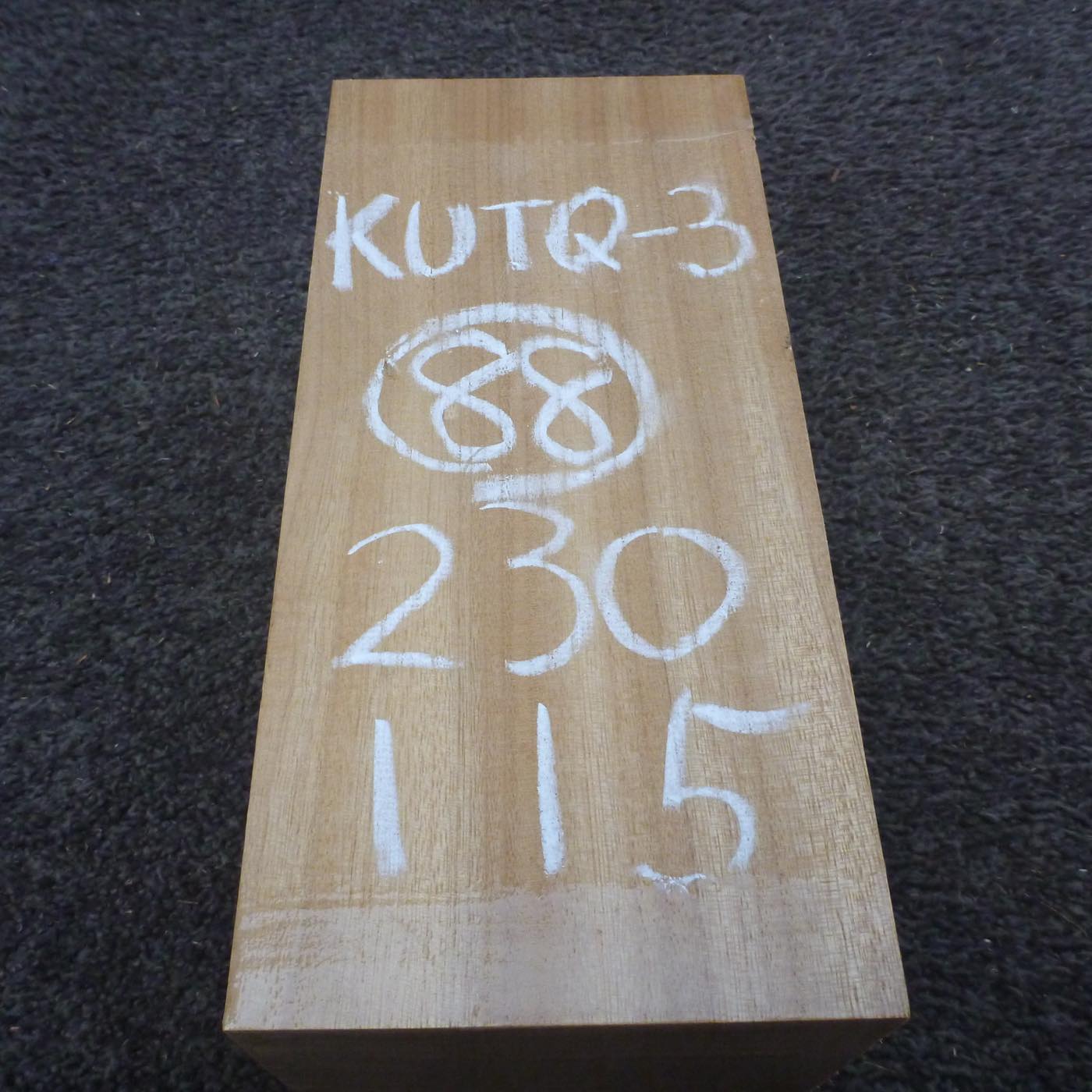 彫刻材 楠 柾目盤 ラフ材 L230×T88×W115mm KUTQ-3
