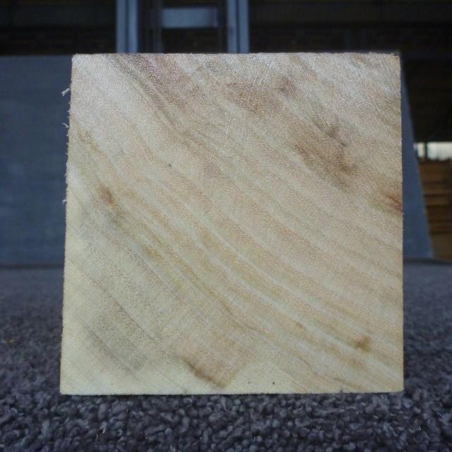 彫刻材 楠 柾目 ラフ材 L600×T90×W90mm KUTQ600-2 定番商品