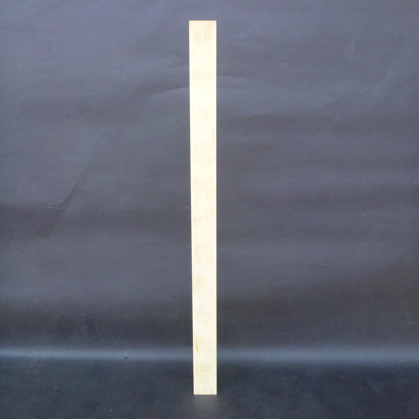 彫刻材 米ヒバ 柾目板 特撰 B9005634A 900mm×56mm×34mm