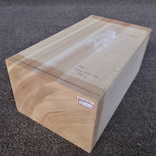 天然木曽檜 柾目盤 Cグレード 300×129×180mm（品番4C129180）｜斜めから見た全体