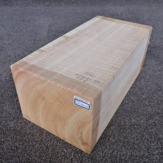 天然木曽檜 柾目盤 Cグレード 300×128×160mm（品番4C128160）｜斜めから見た全体
