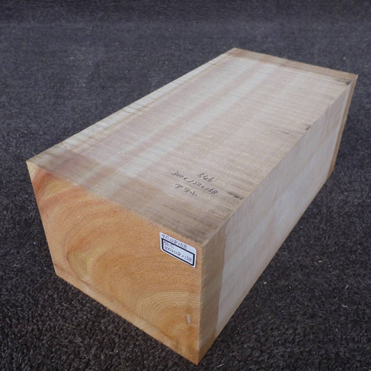 天然木曽檜 柾目盤 Cグレード 300×128×158mm（品番4C128158）｜斜めから見た全体
