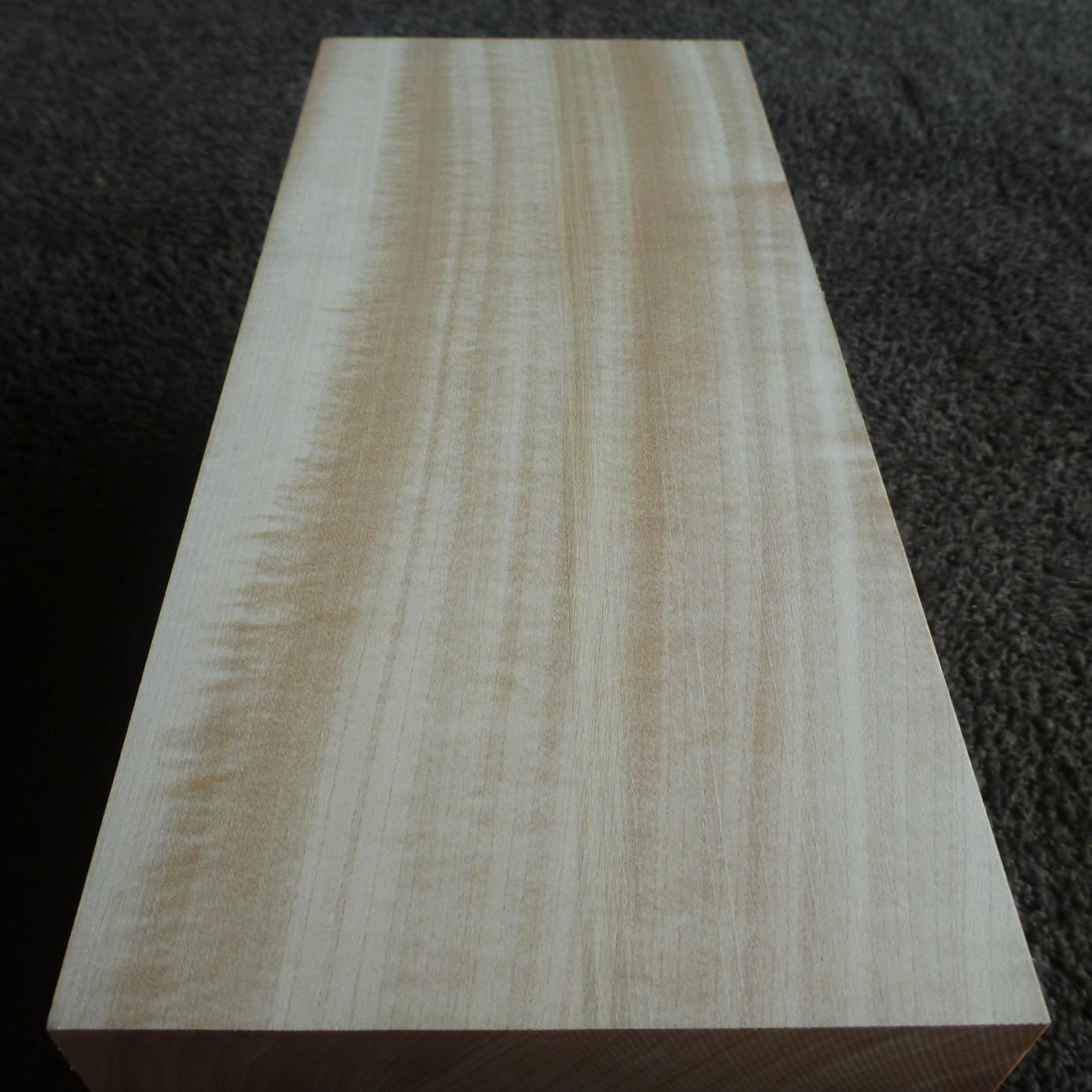 立体彫刻用材 シナ 300×130×130mm 143600130A 【この商品は送料無料です】