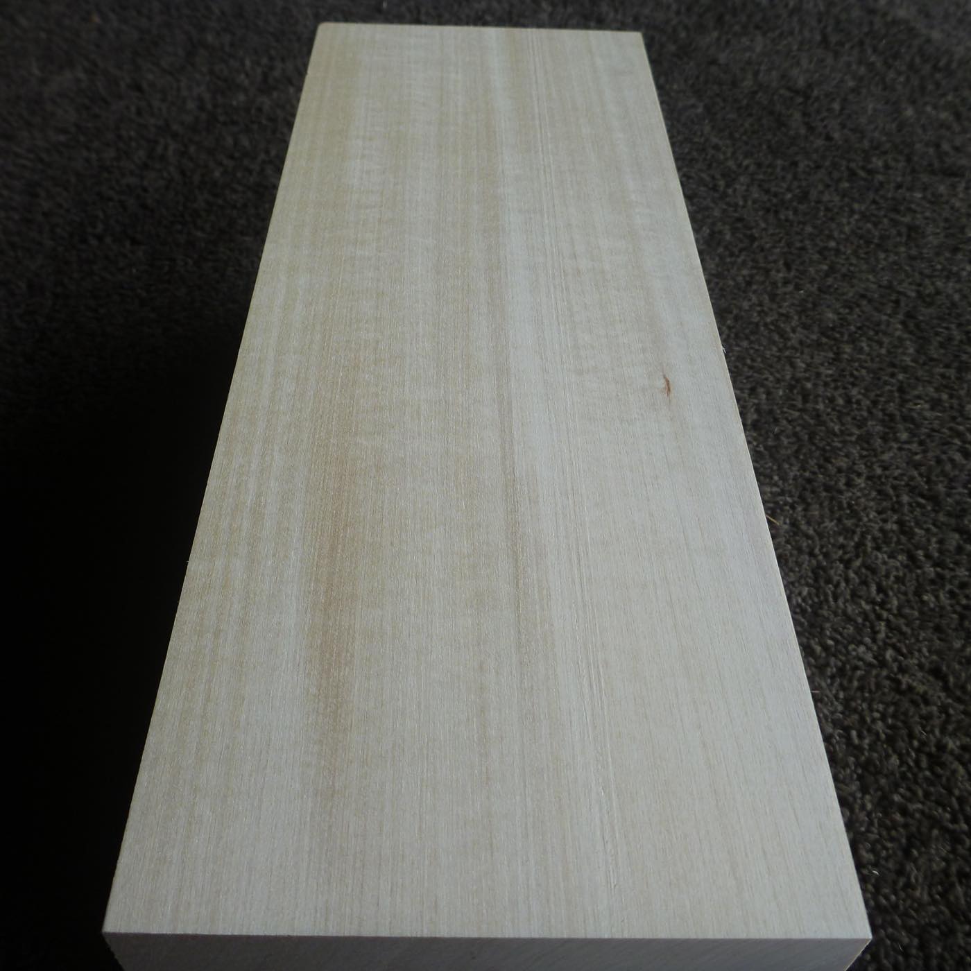 立体彫刻用材 シナ 300×110×110mm 143600110A 【この商品は送料無料です】