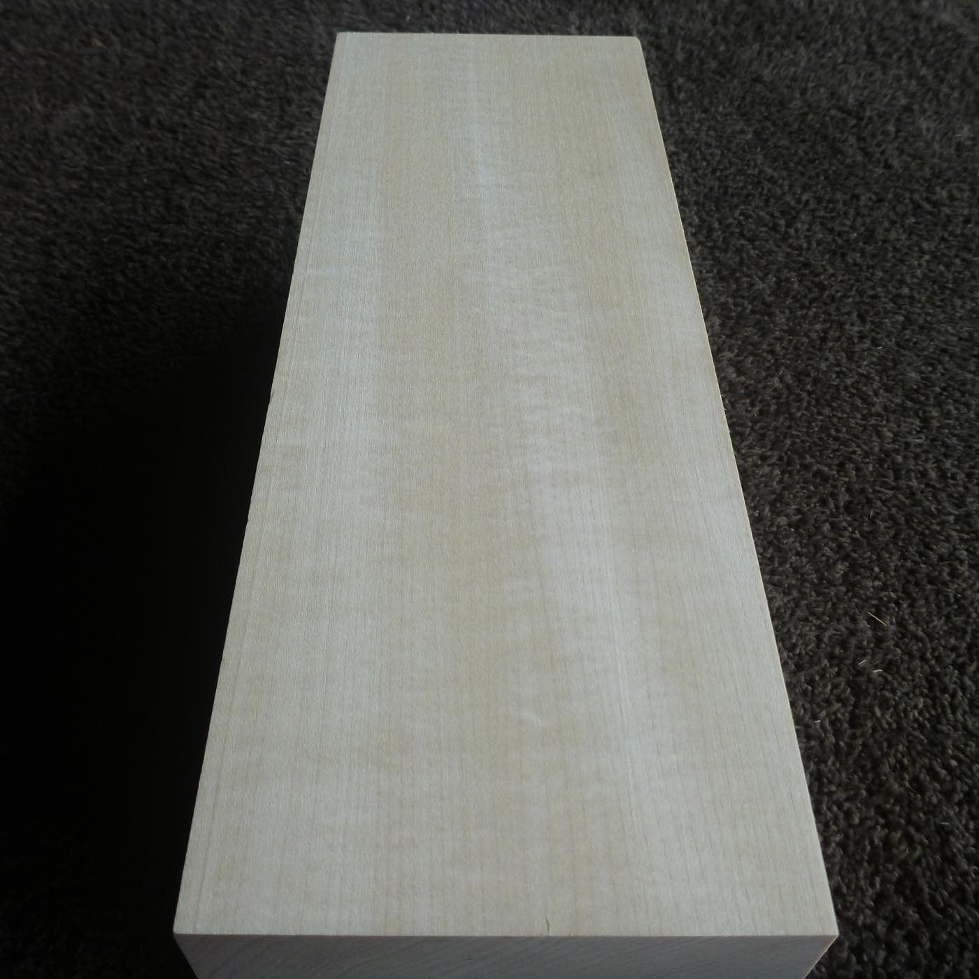 立体彫刻用材 シナ 300×105×105mm 143600105A 【この商品は送料無料です】