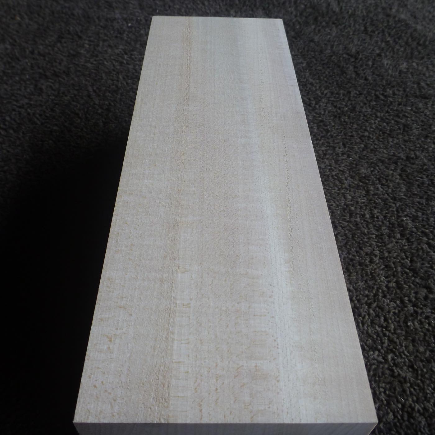 立体彫刻用材 シナ 300×100×100mm 143600100A【この商品は送料無料です】