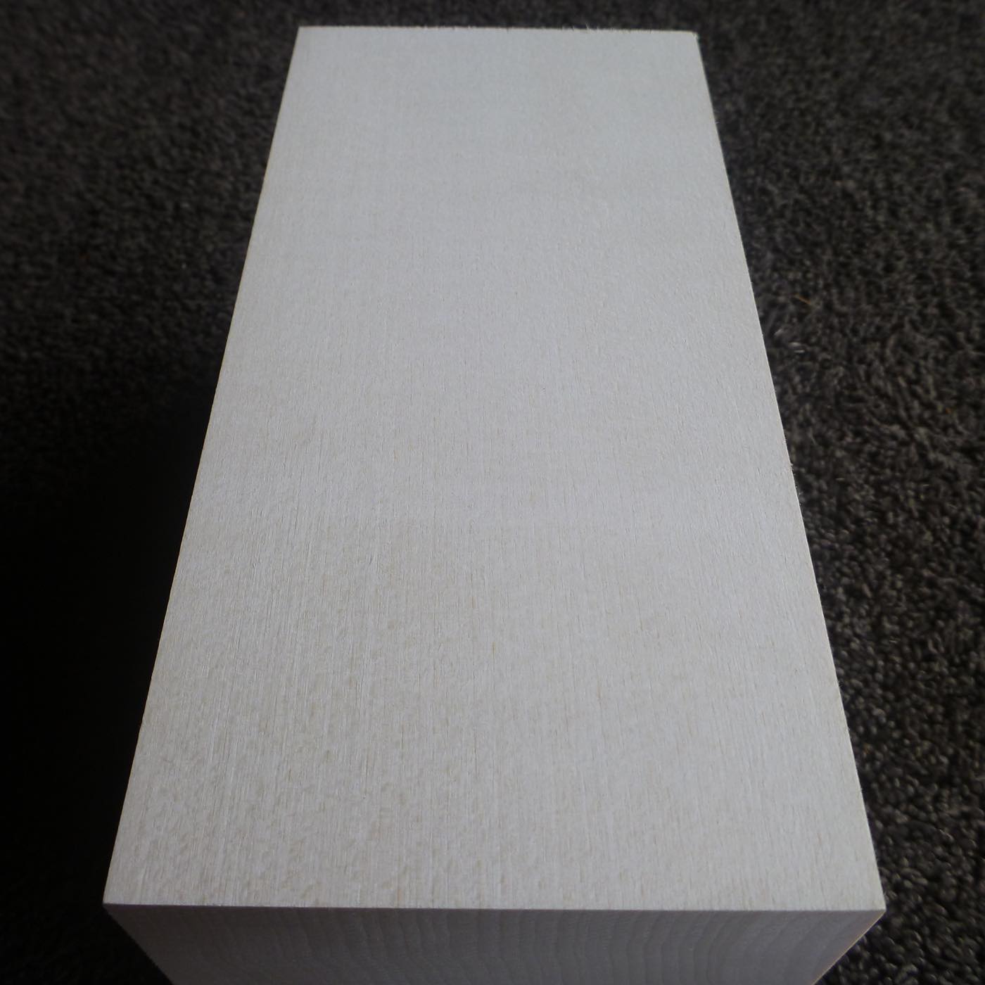 立体彫刻用材 シナ 200×95×95mm 143800095R【この商品は送料無料です】