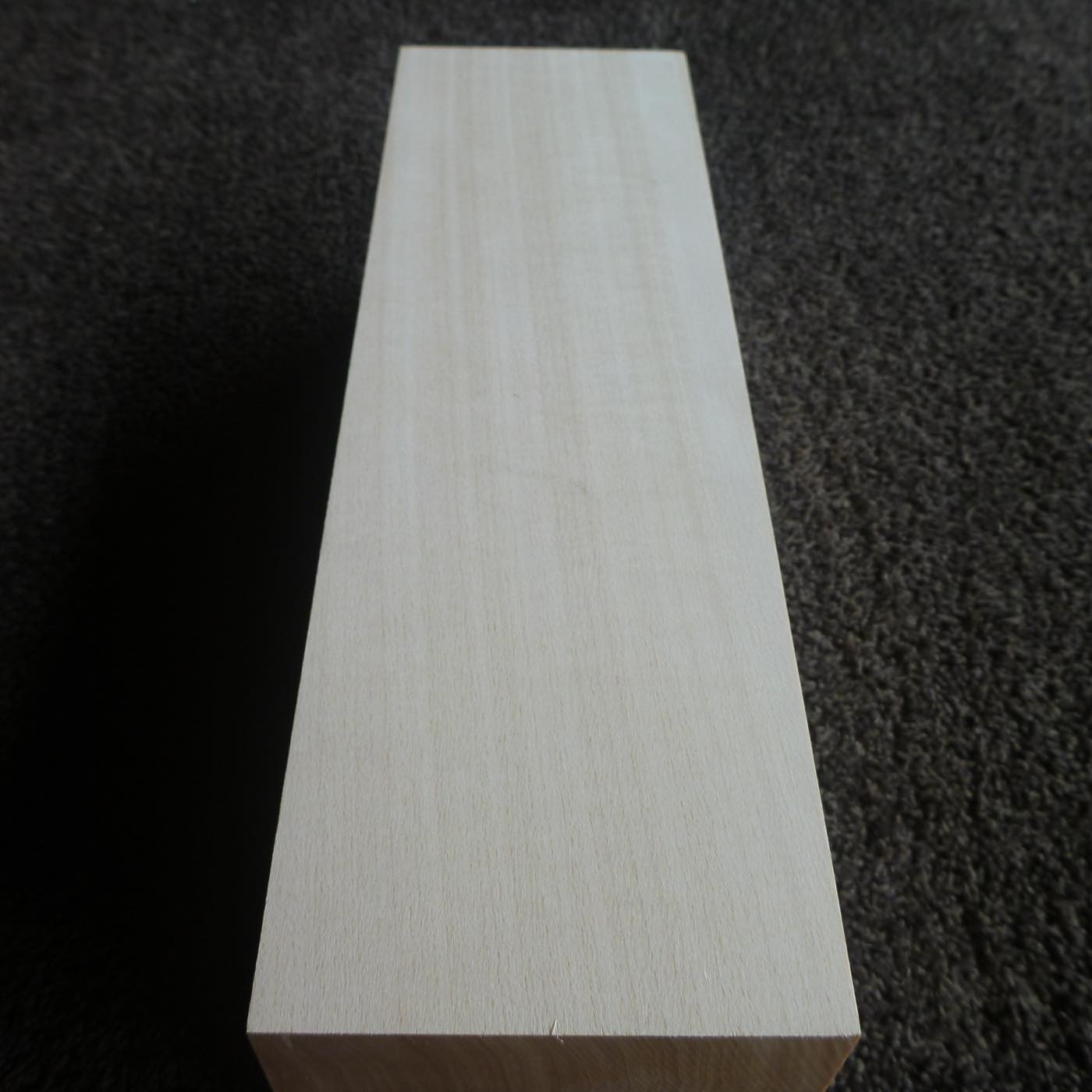 立体彫刻用材 シナ 300×90×90mm 143600090A【この商品は送料無料です】