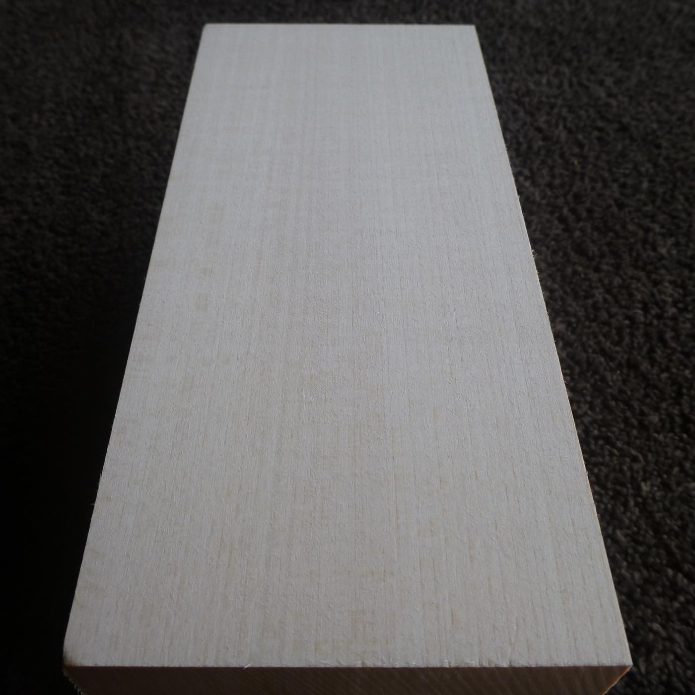 立体彫刻用材 シナ 200×90×90mm 143800090T【この商品は送料無料です】