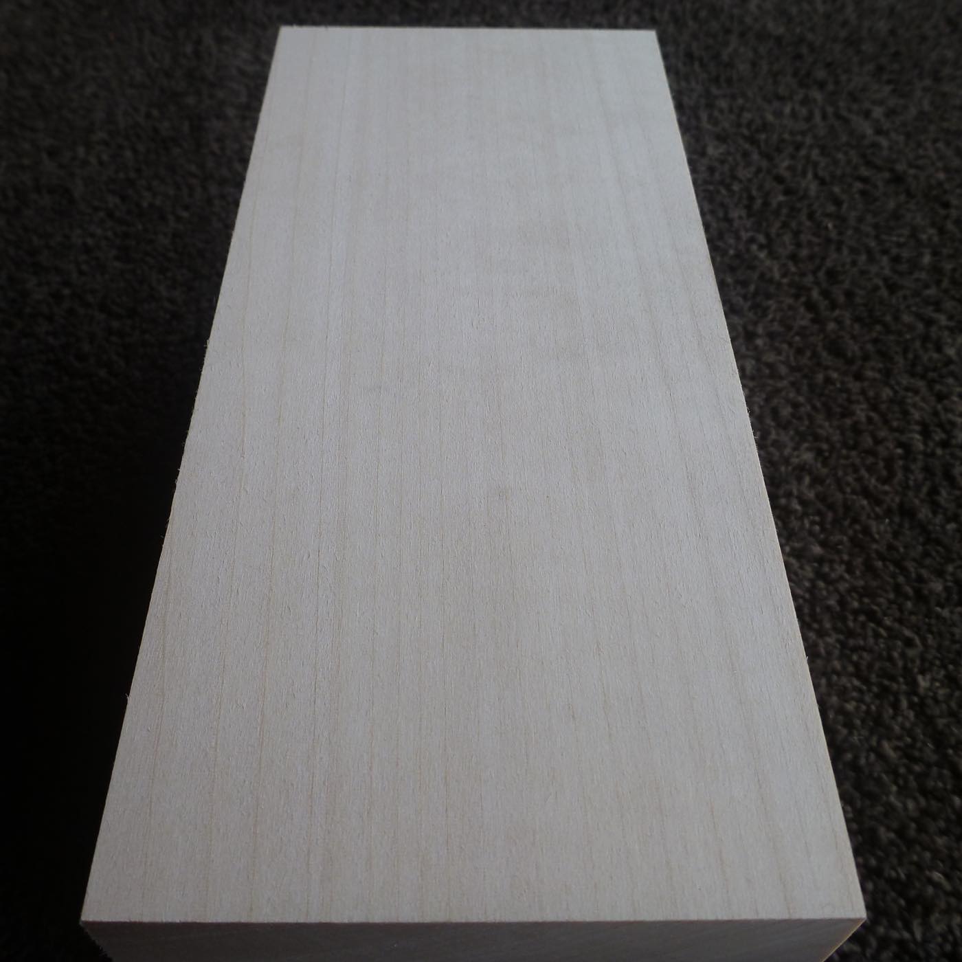 立体彫刻用材 シナ 200×90×90mm 143800090T【この商品は送料無料です】