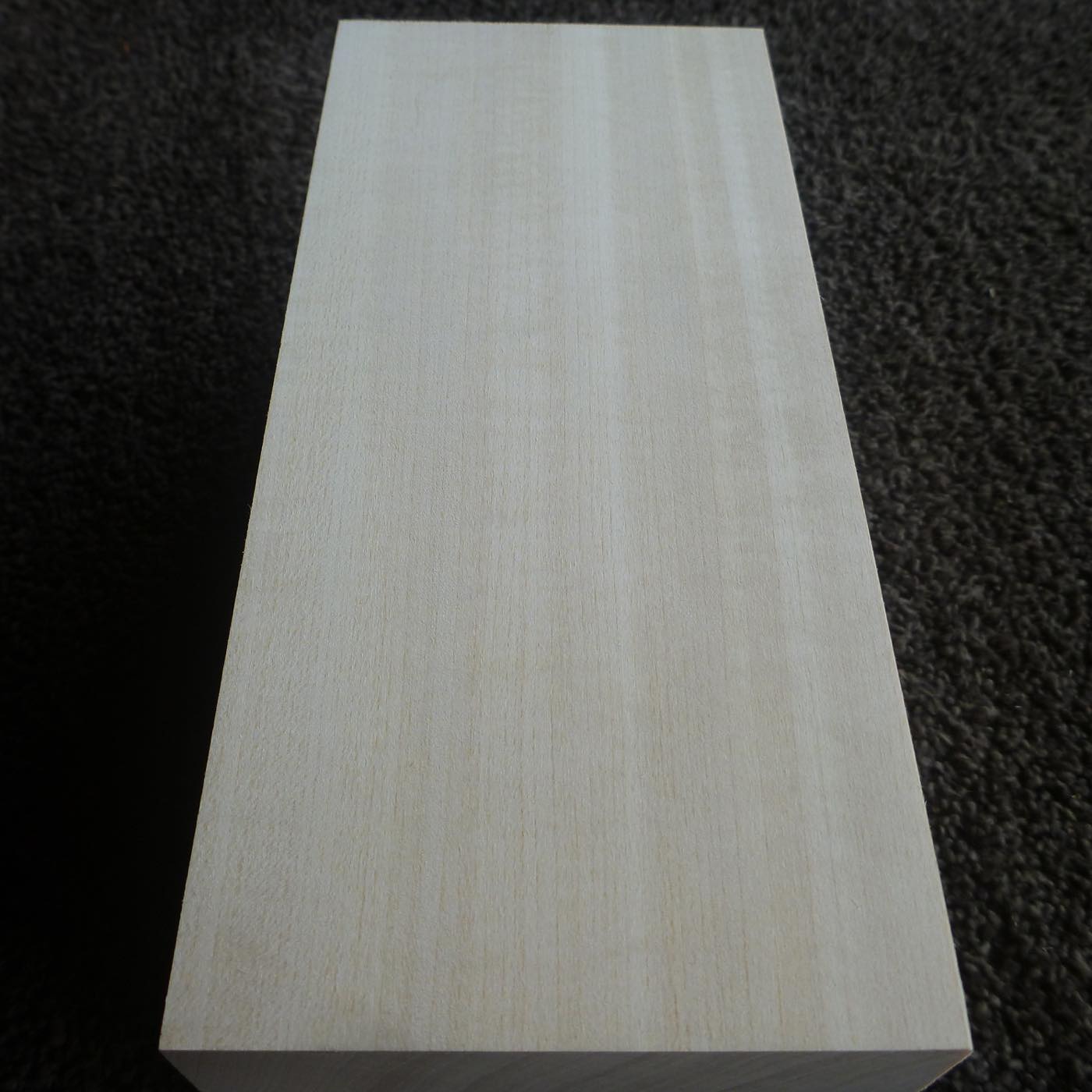 立体彫刻用材 シナ 200×90×90mm 143800090A【この商品は送料無料です】