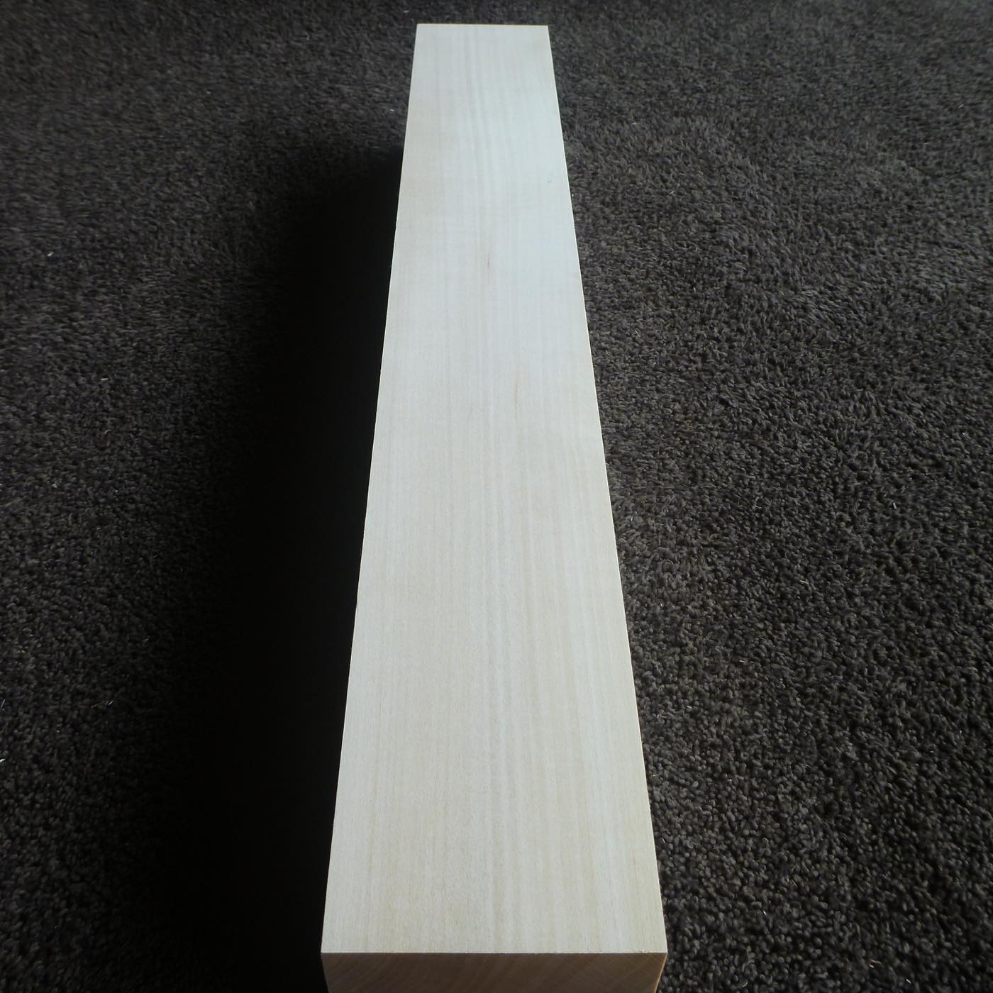 立体彫刻用材 シナ 600×85×85mm 143350085A【この商品は送料無料です】