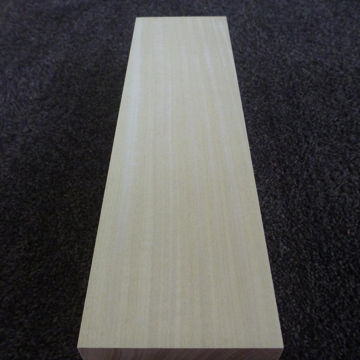 立体彫刻用材 シナ 300×85×85mm 143600085R【この商品は送料無料です】