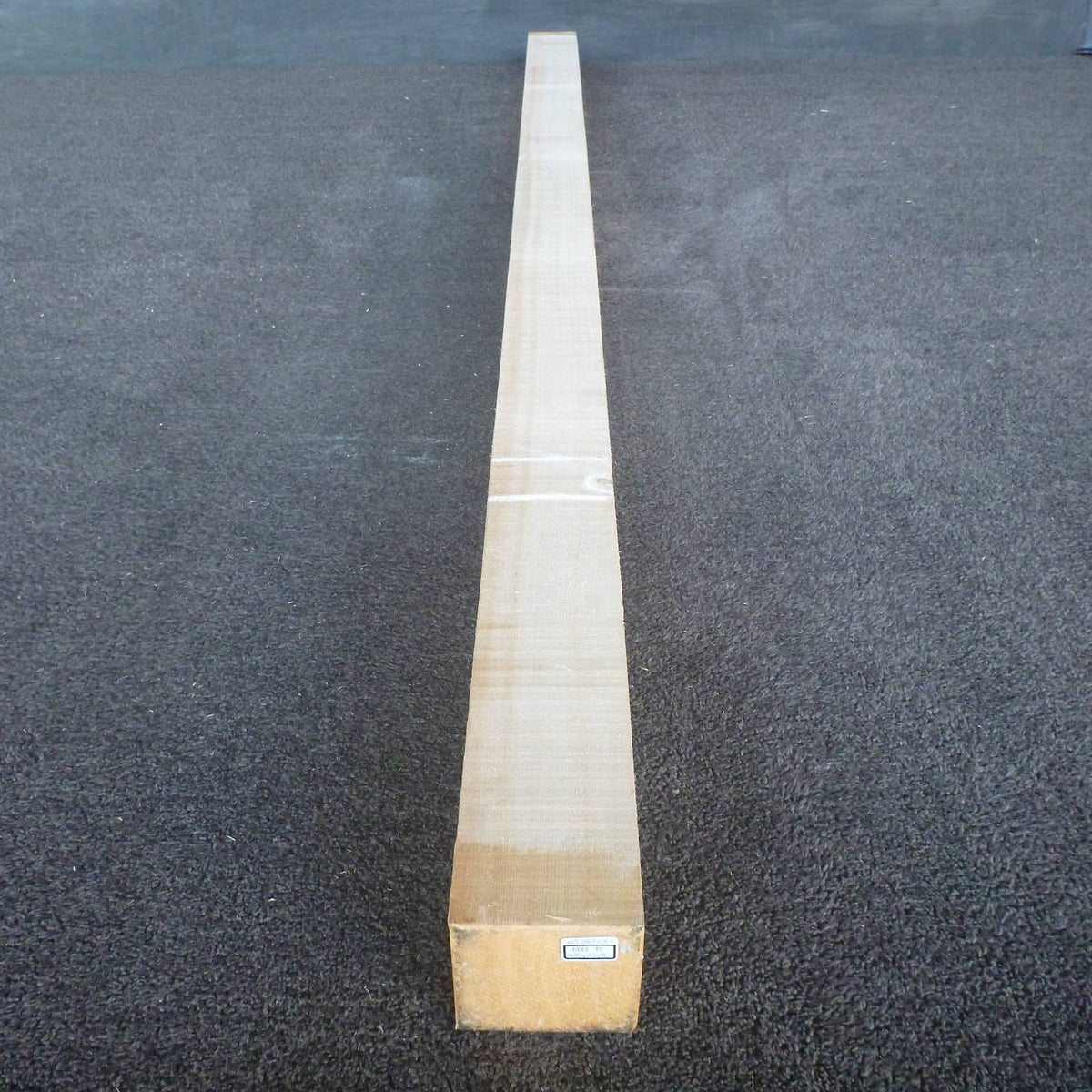 彫刻材 天然木曽檜 柾目盤 ラフ材 L2050×T83×W90mm 205083090 Bグレード 材面1