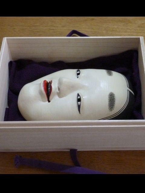 お客様の彫刻作品 能面 神功皇后  米ヒバ