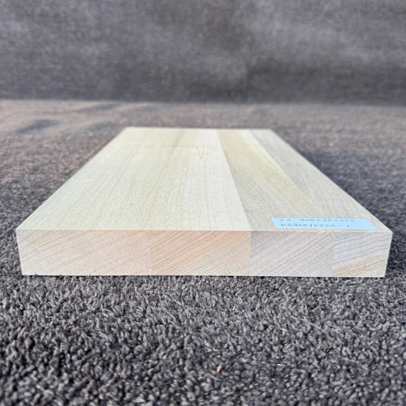 彫刻材 楠 はぎ板 プレナ仕上げ L400×T30×W220mm KS40030220-1 定番商品