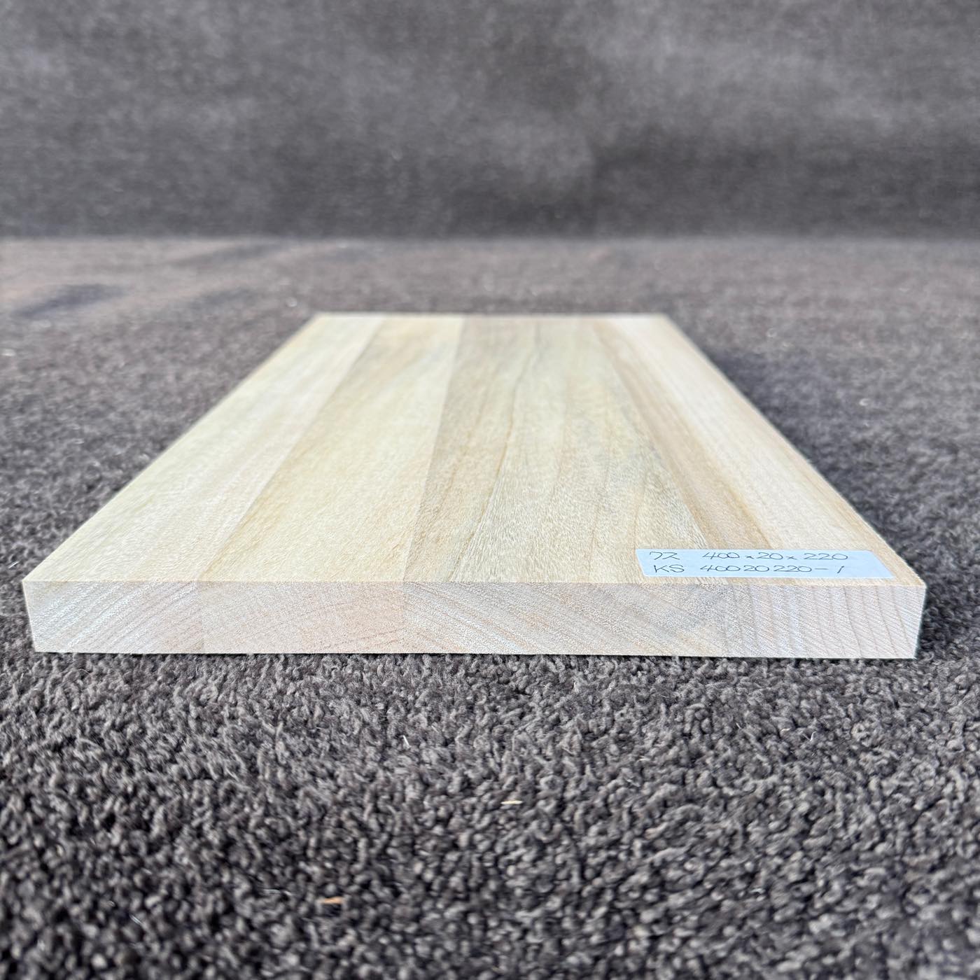 彫刻材 楠 はぎ板 プレナ仕上げ L400×T20×W220mm KS40020220-1 定番商品