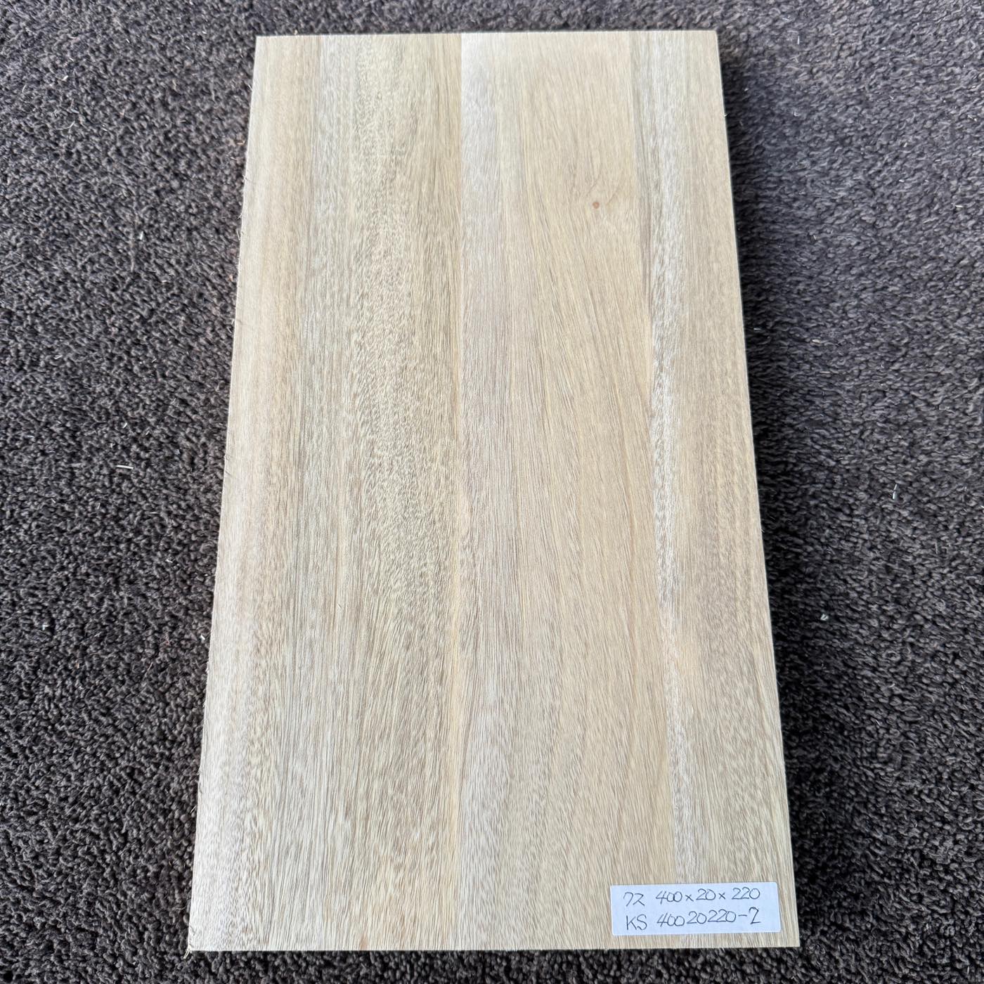 彫刻材 楠 はぎ板 プレナ仕上げ L400×T20×W220mm KS40020220-2 定番商品