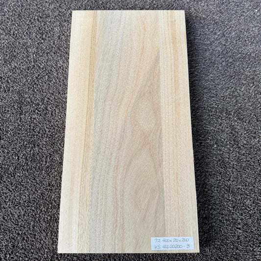 彫刻材 楠 はぎ板 プレナ仕上げ L400×T20×W200mm KS40020200-3 定番商品