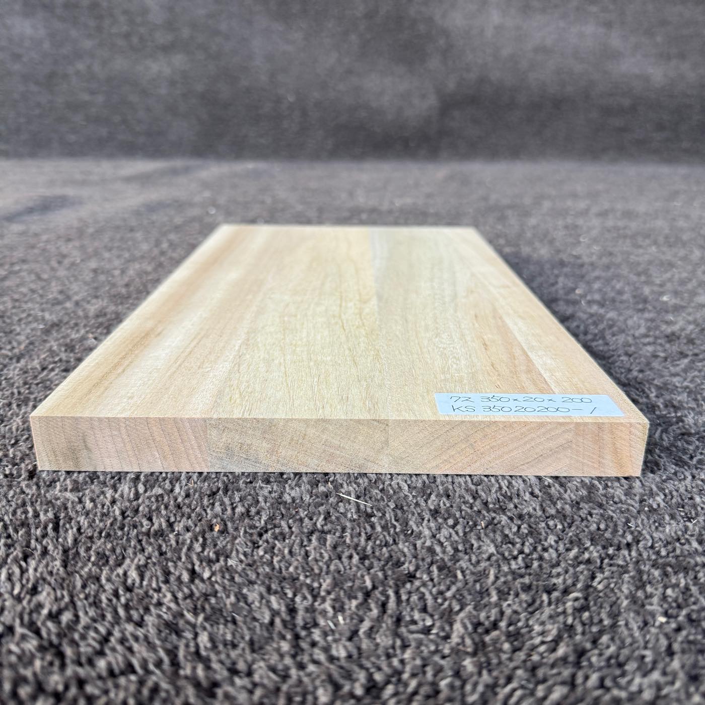 彫刻材 楠 はぎ板 プレナ仕上げ L350×T20×W200mm KS35020200-1 定番商品
