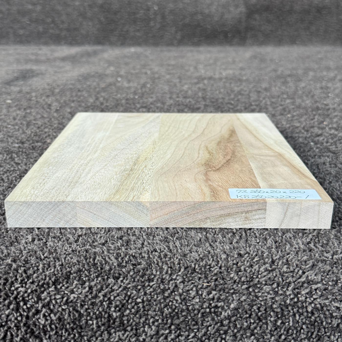 彫刻材 楠 はぎ板 プレナ仕上げ L250×T20×W220mm KS25020220-1 定番商品