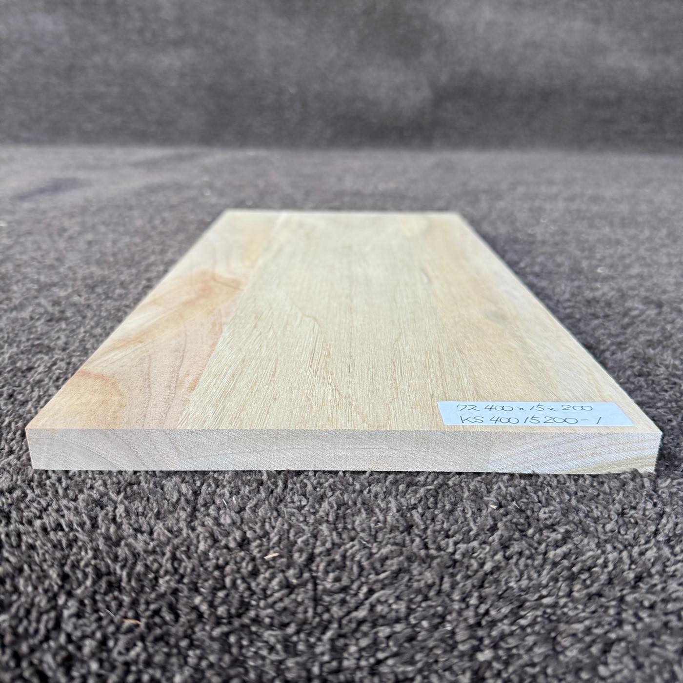 彫刻材 楠 はぎ板 プレナ仕上げ L400×T15×W200mm KS40015200-1 定番商品